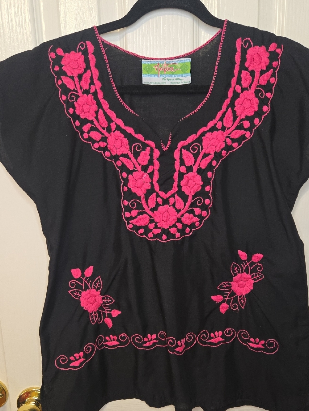 Nativa Black Top with Hot Pink Floral Embroidery Sz Small